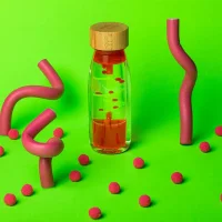 PETIT BOUM Move Bottle Spiral Pink – Sensorikflasche mit Bewegung & Farbe